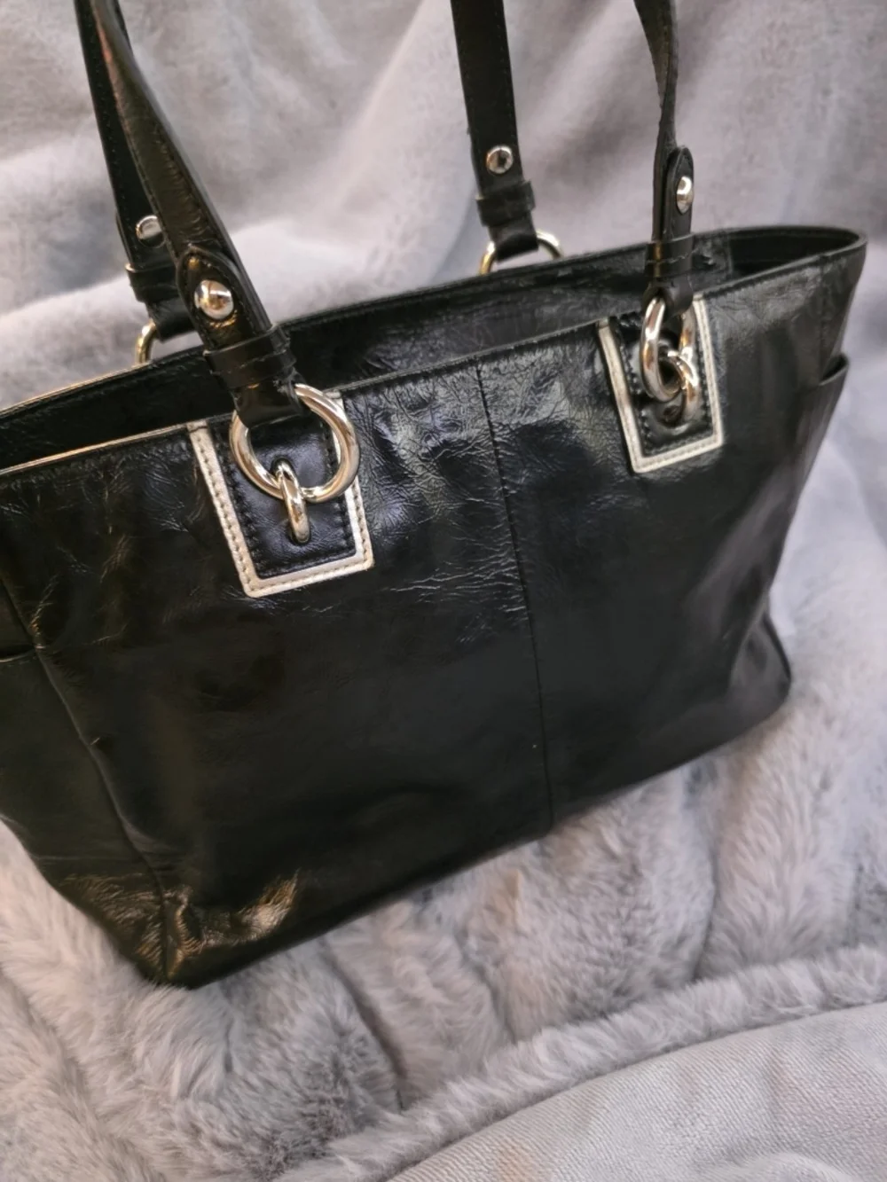 Y2K Coach Inlaid C Black Patent Leather Zip Tote Shoulder Bag F17127